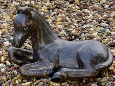 Steinfigur Tierfiguren Pferd Stute Hengst schwarz braun patiniert mittel