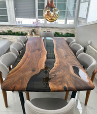 Schwarzer Epoxid Live Edge