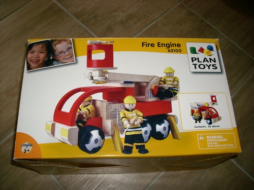 Spielzeug von plan toys fire - von,