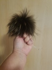 Echt Pelzbommel Silberfuchs 21 cm Braun mit lange beige/schwarze Stränen Unikat