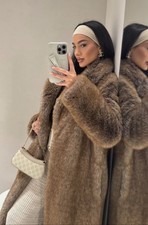 Viraler Fellmantel Zara