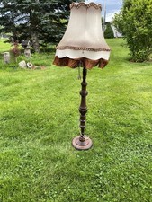 Schöne Alte Dekorative Stehleuchte