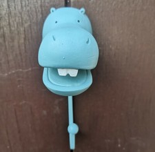 Haken Nilpferd Tiermotiv Grau