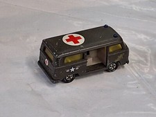 K-66 siku 1621 Militär Krankenwagen VW T2 olivgrün, Schiebetür fehlt