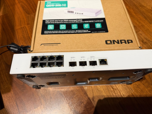 Qnap qsw 308 switch 3x10 - qnap,