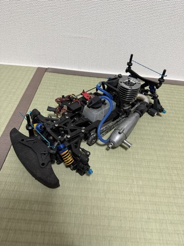Kyosho one chassis - one,