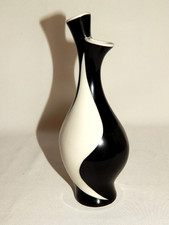 Black and White Vase 1950er