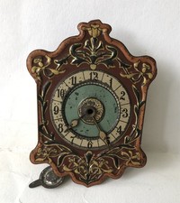 Antike, sehr schöne, große Uhr aus Blech   für die Puppenstube