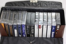 28 x Audio MC Kassetten in 2 Transportkoffern/Aufbewahrung - bespielt 60/90 min.