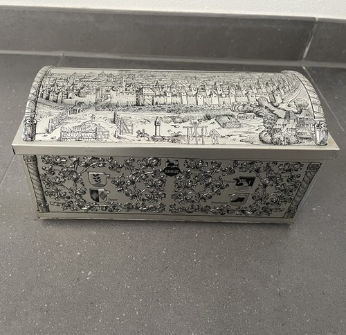 Lebkuchenbox aus metall von - lebkuchenbox, e