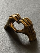 Herz hände aus - hände, messing