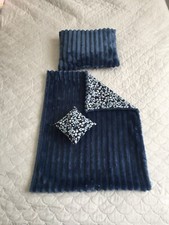 2 Set Puppenbekleidung Puppenbettwäsche  Kuscheldecke Puppenwagen Puppenwiege