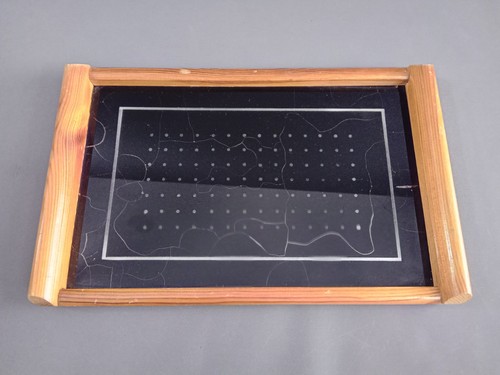 Altes tablett aus holz mit - altes,