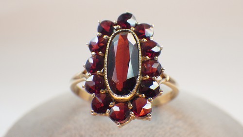 Schöner großer granat - schöner, ring