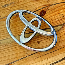 Ovales toyota logo - toyota,