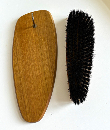 Kleiderbürste mit wandhalter - kleiderbürste,