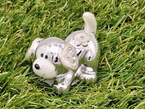Hund weiß silber mit