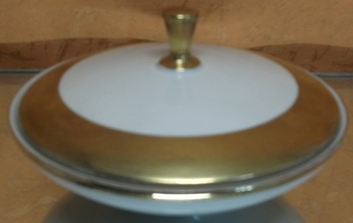 Porzellan dose von - dose,