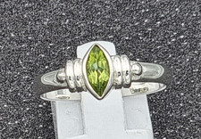 massiv Sterling Silber 925 Ring mit 8x4 Peridot vergoldet oder Silber poliert