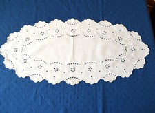 Handarbeit ovale Spitzendecke