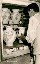 Altstaedten Allgaeu Allgaeuer Kunstkeramik Werkstaette Vor dem Brennofen