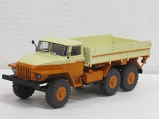 URAL 377 Pritschen-LKW beige/orange Auto Storija Markun russische Box 1:43 neu