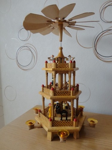 Weihnachtspyramide pyramide - weihnachtspyramide,