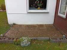 Pflanzsteine, Randsteine und Waschbetonplatten zu verschenken