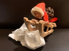 Alter  Nikolaus Weihnachtsmann auf dem Schlitten 50 jahre  Cristbaumschmuck