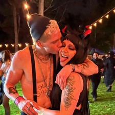 Roter Teufelshorn Kopfschmuck