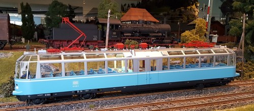 Fine models spur - fine, glaskasten