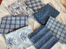 Konvolut 7 Stoffstücke, je
