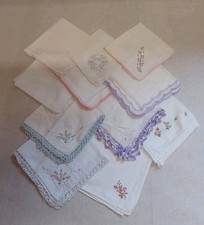 11 Stück Stofftaschentücher mit Spitze und/oder Stickerei