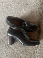 Clarks Pumps Schnürschuhe