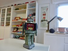 Seltener  Blech Roboter ,,Space Walk Man" ME 100  Uhrwerk im Originalkarton*