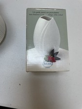 Arzberg white tulip vase