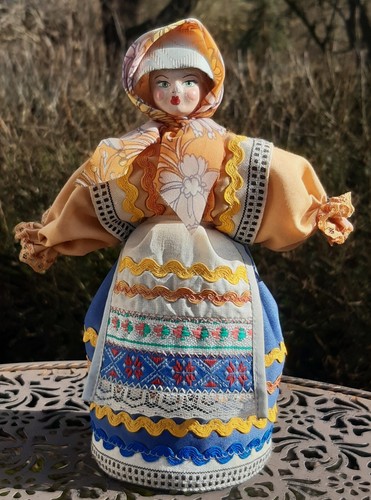 Trachten puppe aus - aus, russland