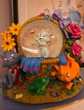 Marie ARISTOCATS snowglobe