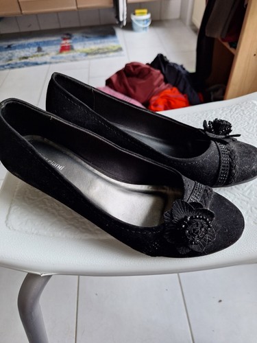 Ballerina schwarz vorne mit