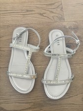 Top Damen Schuhe Riemchen Sandale GUESS Gr 39 Silber