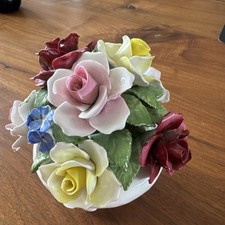 Radnor Porzellan  Rosen Bouquet 14 cm hoch und 14 cm Im Durchmesser 