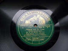 1036/ PAUL GODWIN-LEO