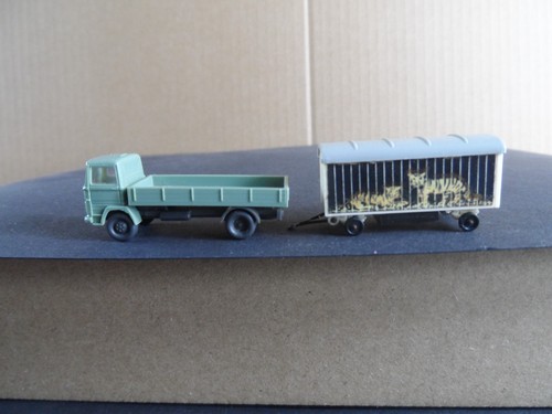 Zirkuswagen mit lkw - zirkuswagen,