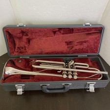 YAMAHA YTR-135 Trompete Blasinstrument mit Koffer gebraucht