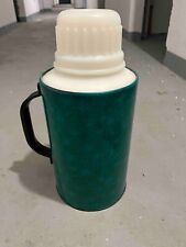 Thermobehälter Thermokanne traktor Kirowetz. Thermos tractor Kirovets.