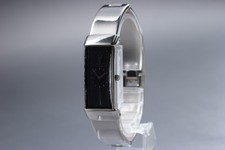 [Exc+4] Yves Saint Laurent 5421-H05569 Schwarz Quarz Damenuhr (Glas beschädigt)