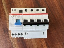 ABB DS204A-B20/0,03 FI/LS-KOMBINATION 6KA,4P,TYP A,B 20A,30MA 2CSR254101R1205