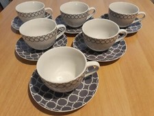6 Tassen mit Untertassen