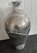 Silberne Bodenvase groß Metall gehämmert rund 70 cm hoch 
