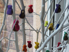 12 x große Kasuarinen Zapfen Wichtel Zwerg Waldorf Jahreszeitentisch farbig 